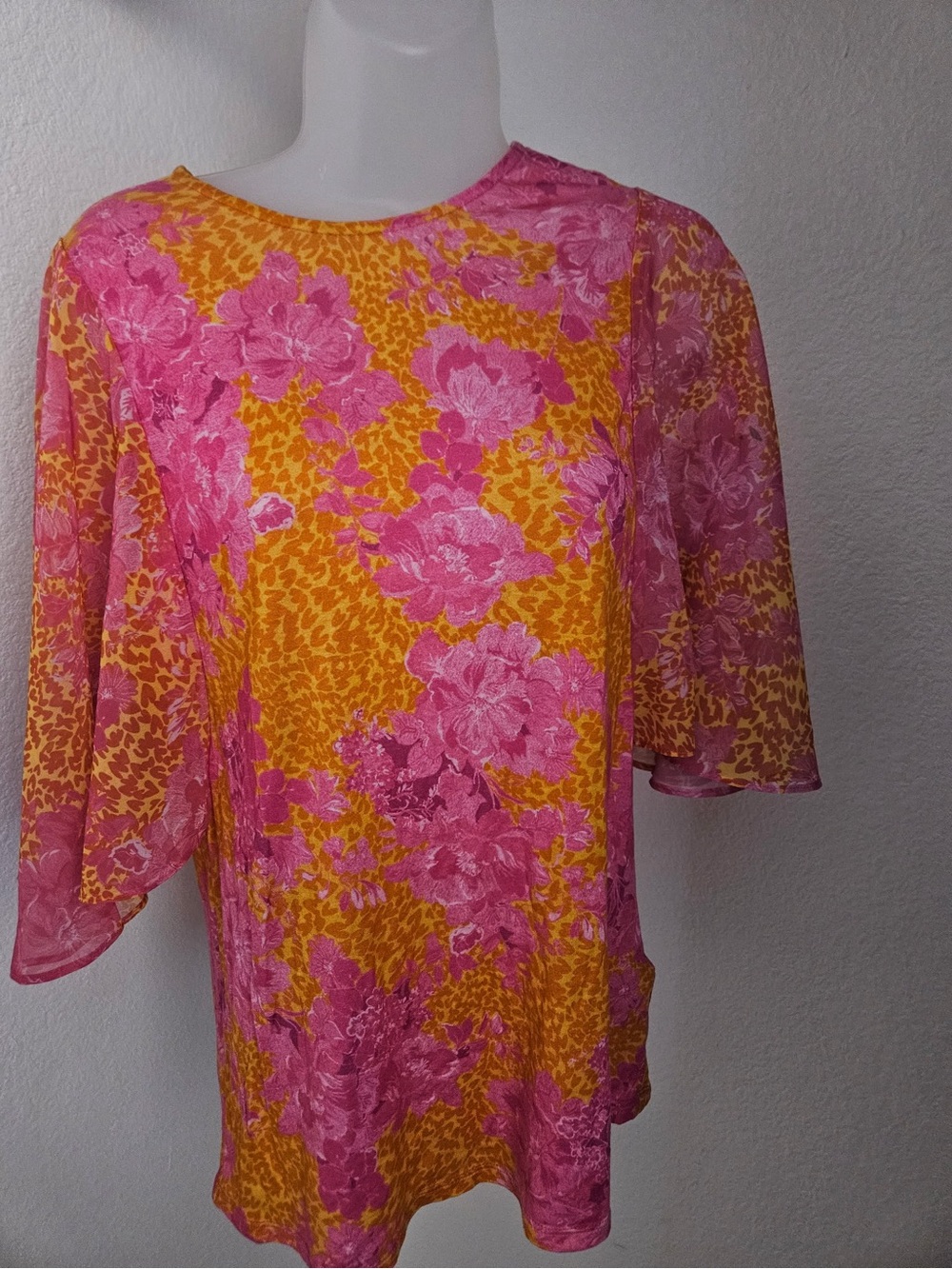 Ted Baker London Metropolis
Flutter Sleeve Top size 1